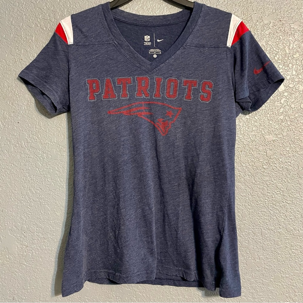 Women’s Nike NFL Patriots Team Logo Shirt (M)